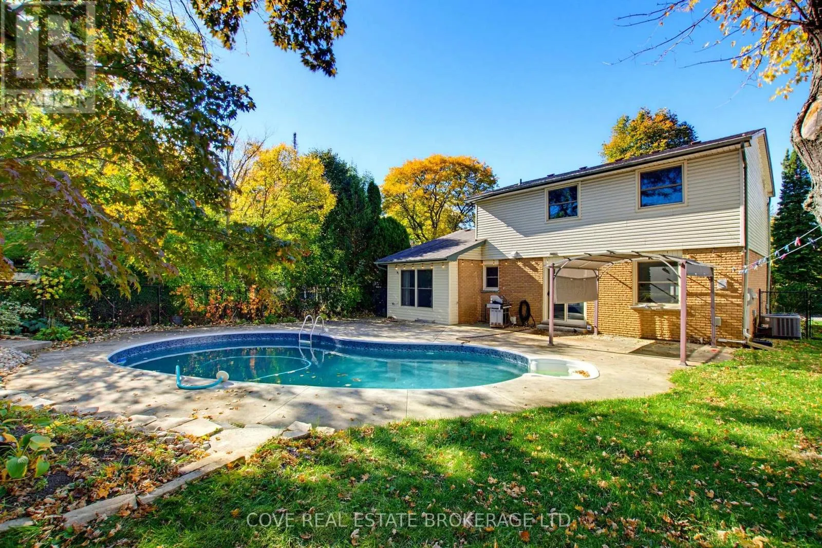57 LLOYD MANOR CRESCENT