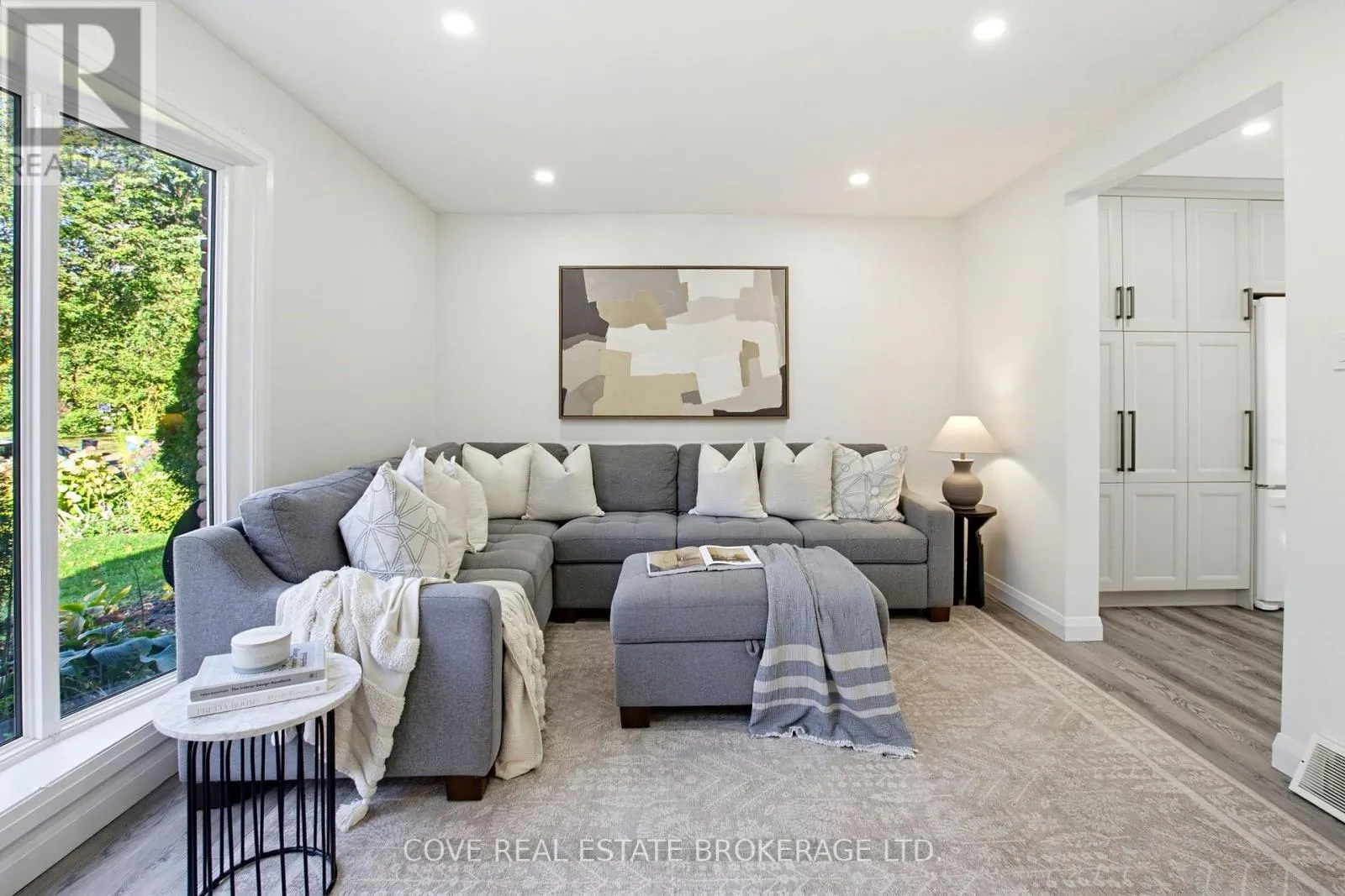 57 LLOYD MANOR CRESCENT