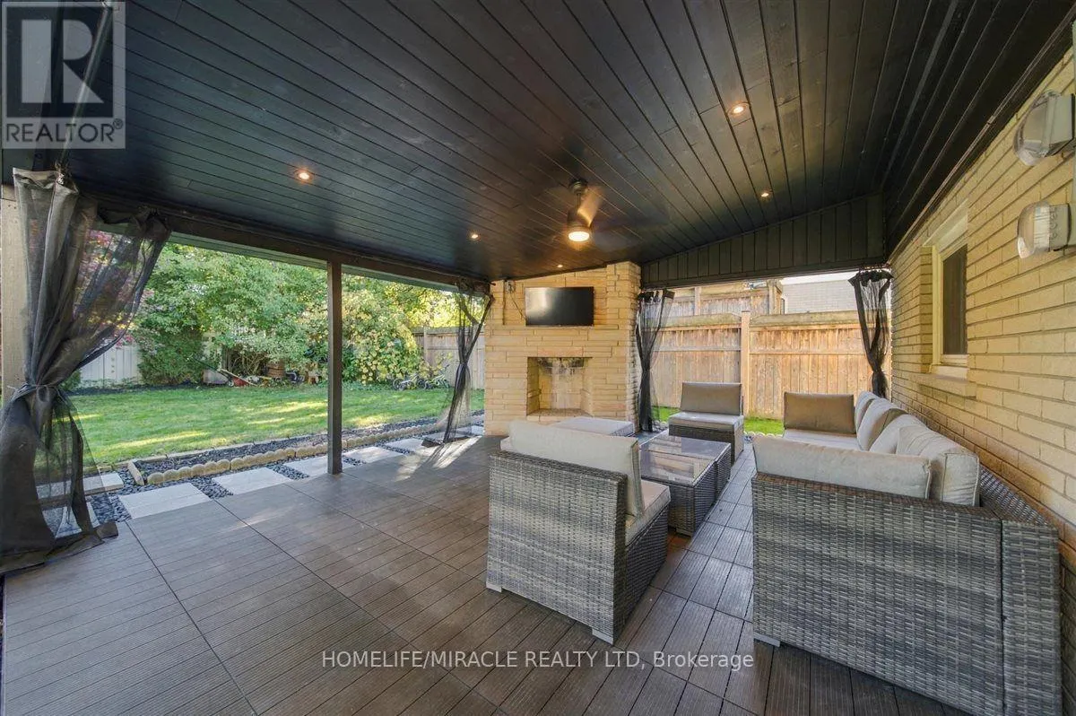 15 MEADOW ROAD