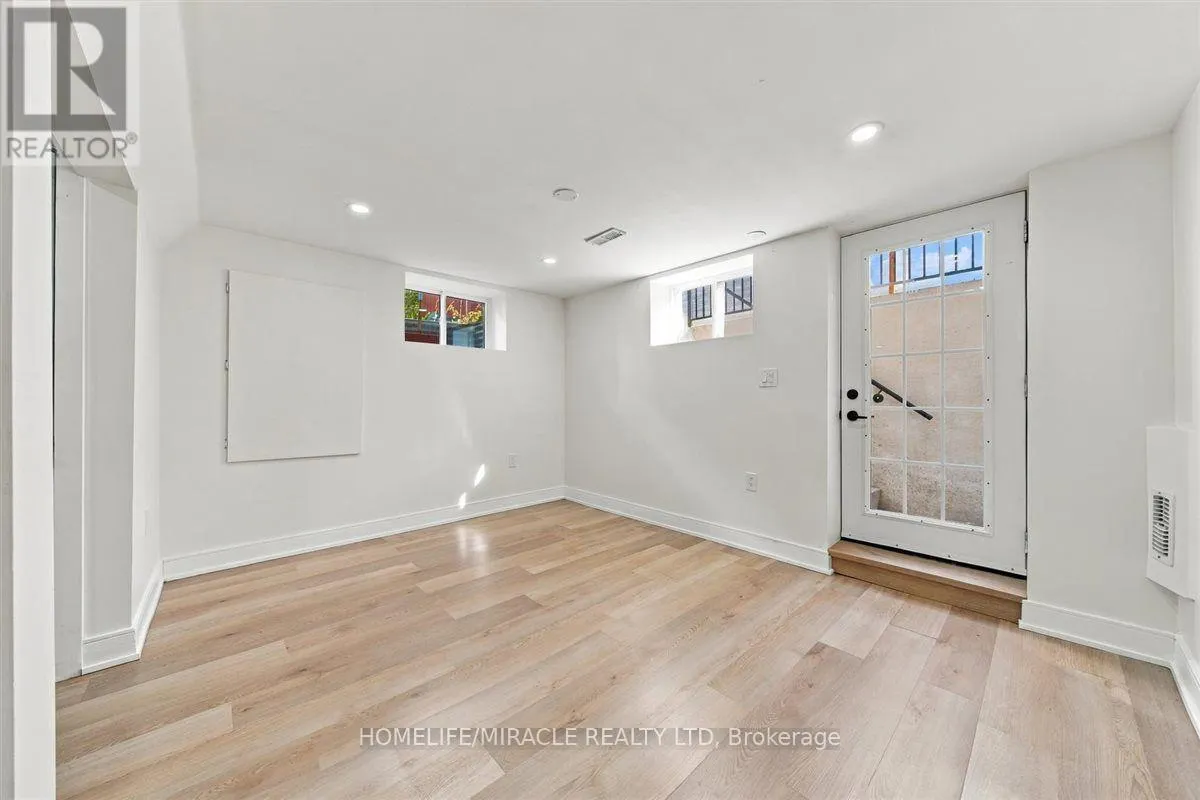 15 MEADOW ROAD