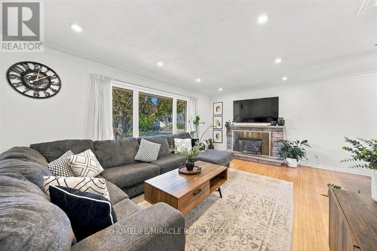 15 MEADOW ROAD