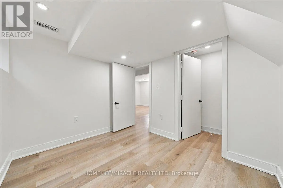 15 MEADOW ROAD