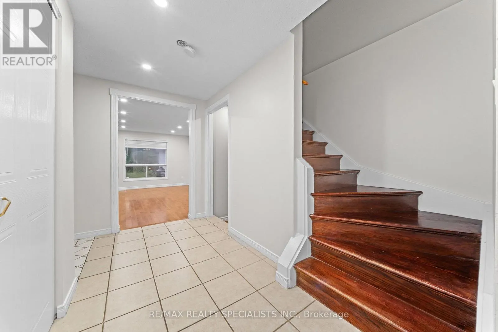 110 STEELES CRESCENT