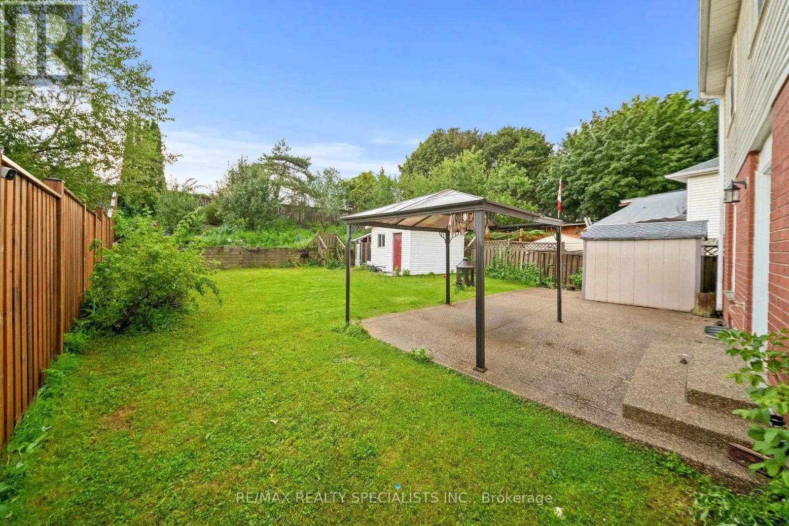 110 STEELES CRESCENT