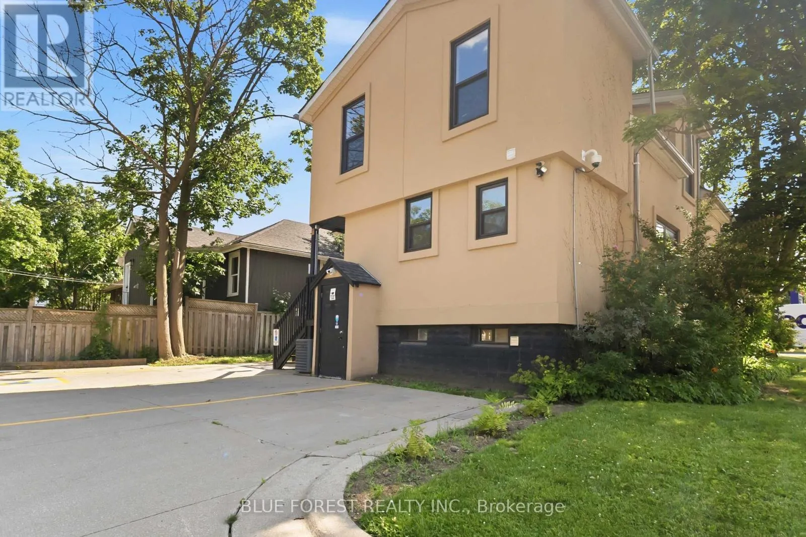 362 WHARNCLIFFE ROAD S