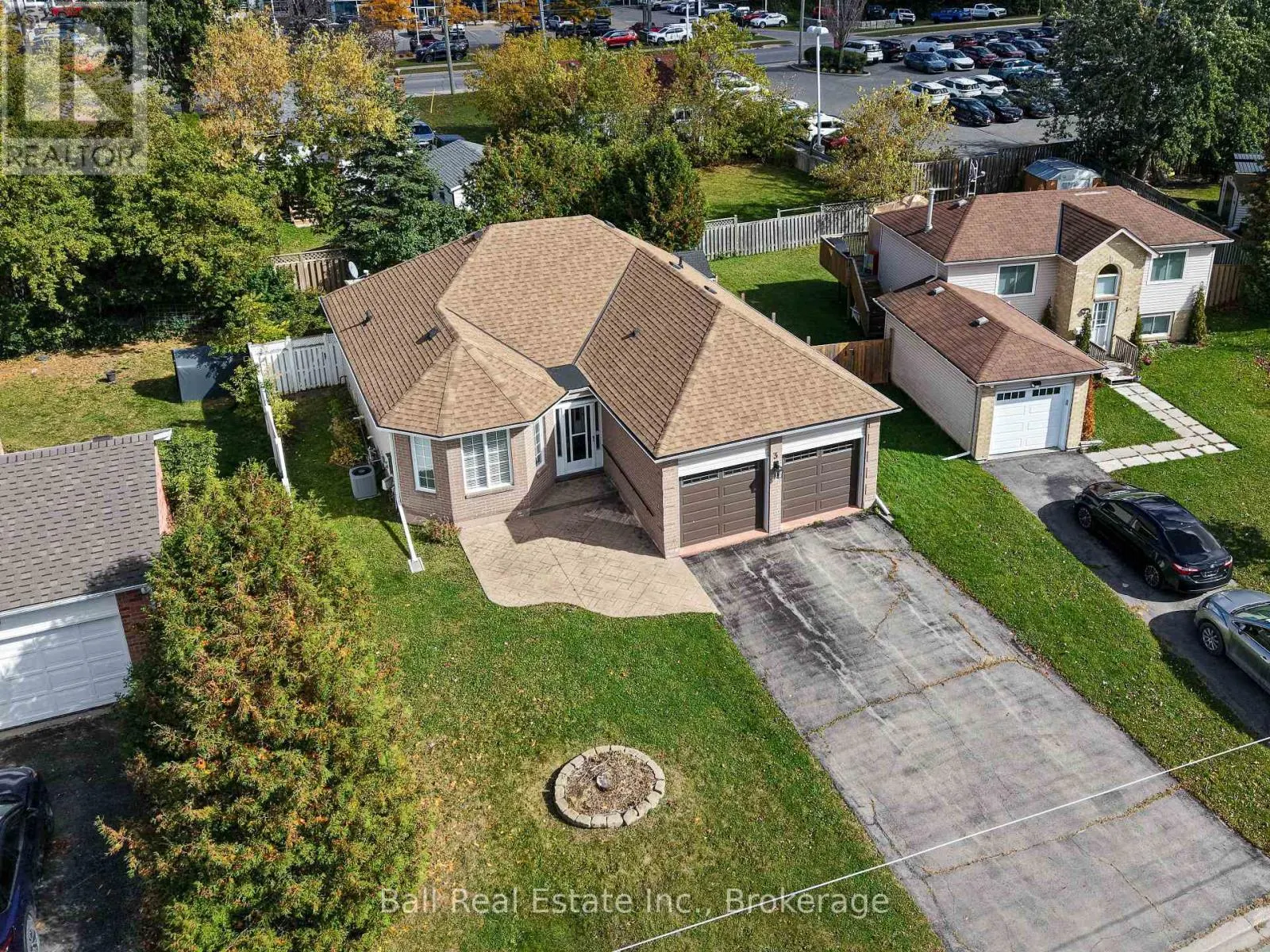 3 ELM COURT