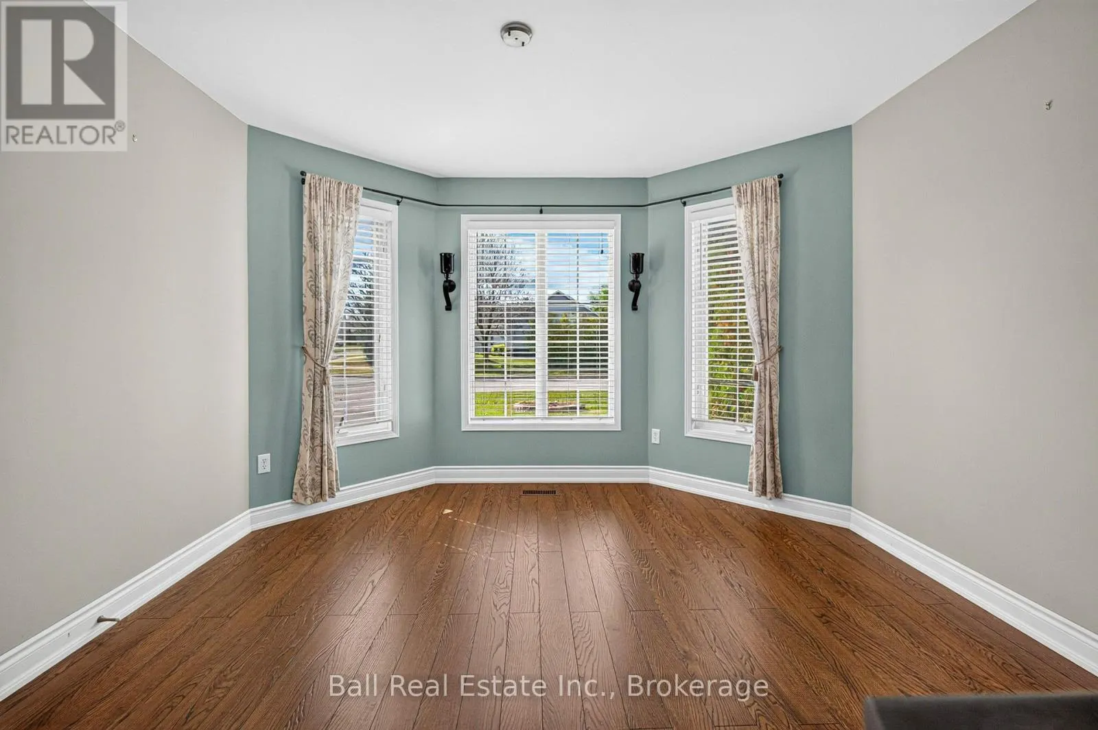 3 ELM COURT