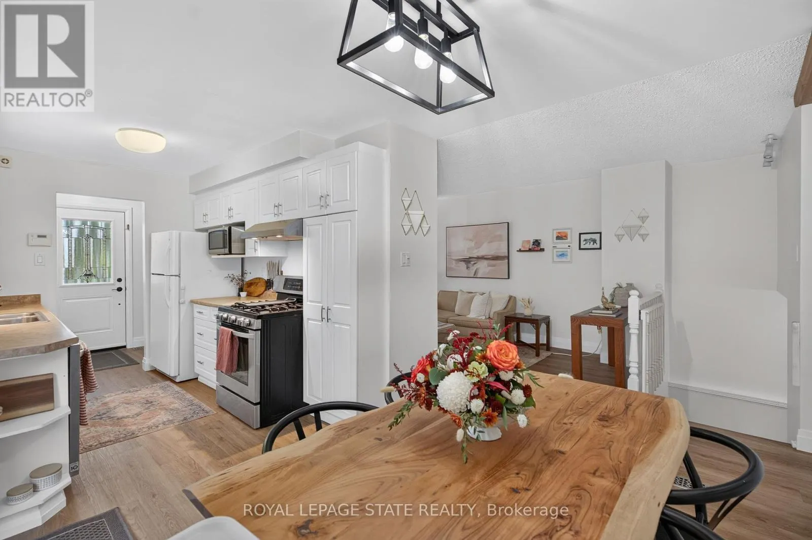 38 SOUTHGLEN ROAD
