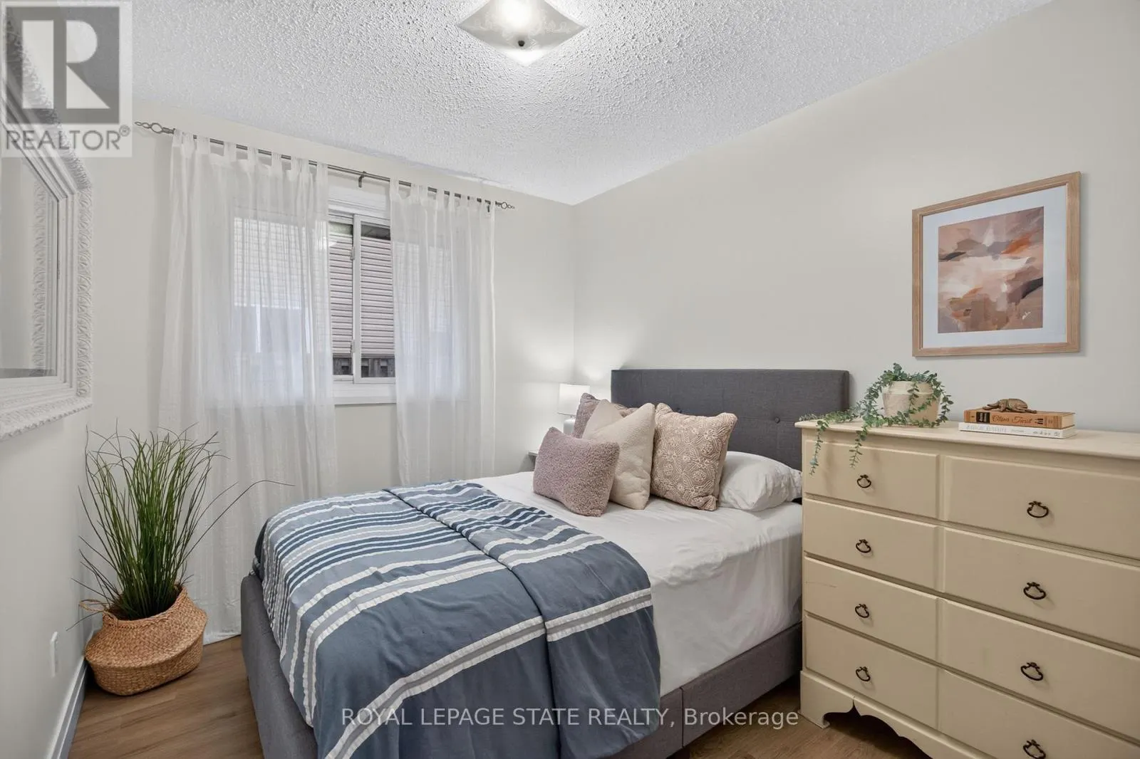 38 SOUTHGLEN ROAD