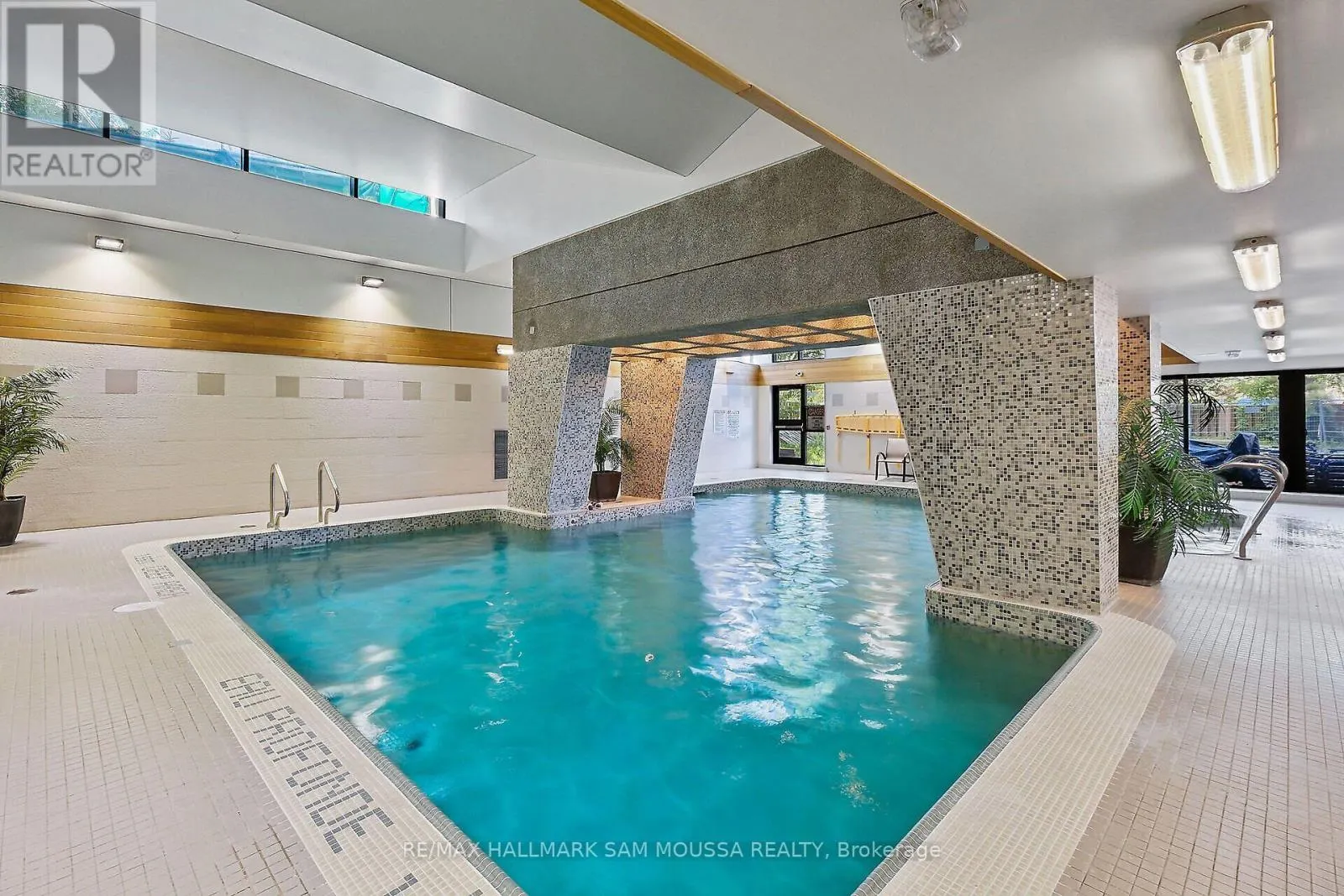 1309 - 1171 AMBLESIDE DRIVE