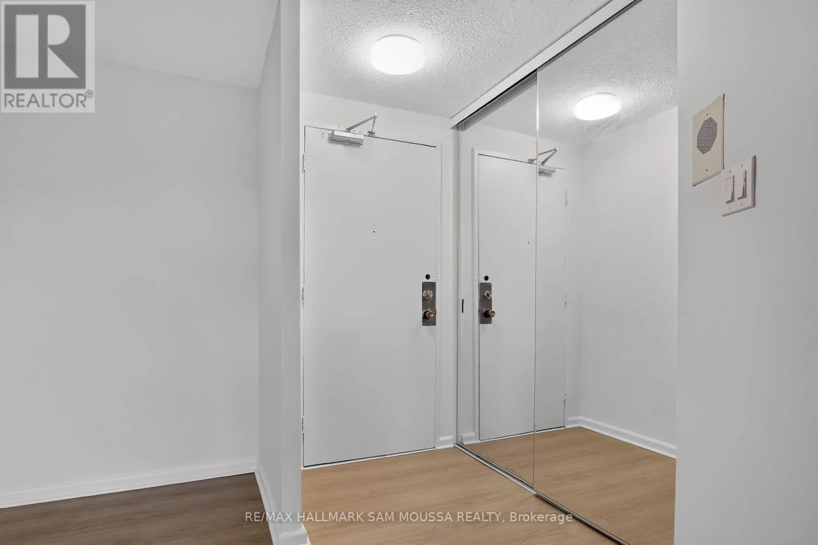 1309 - 1171 AMBLESIDE DRIVE