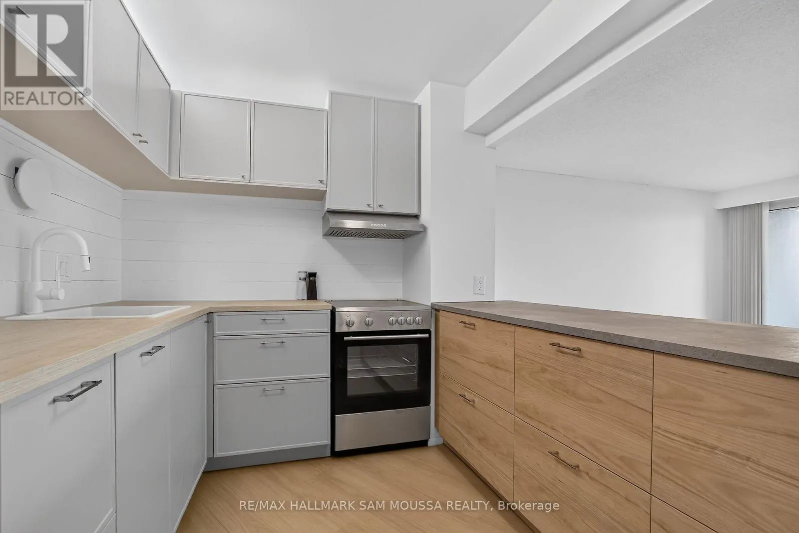 1309 - 1171 AMBLESIDE DRIVE