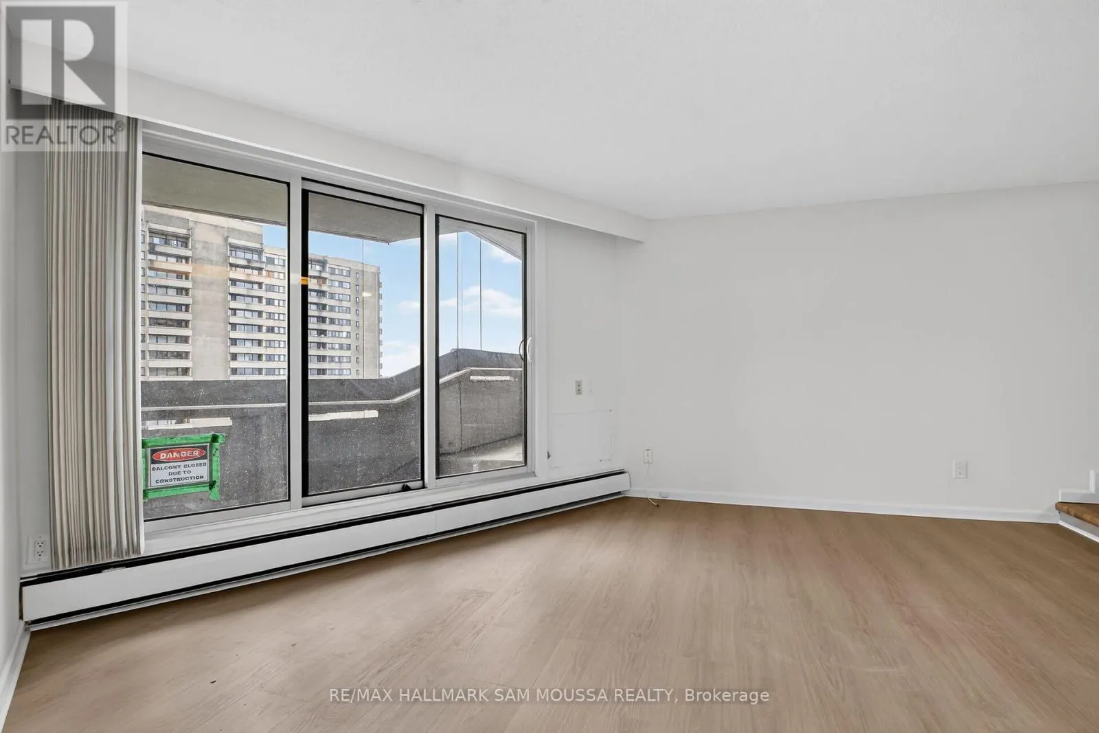 1309 - 1171 AMBLESIDE DRIVE