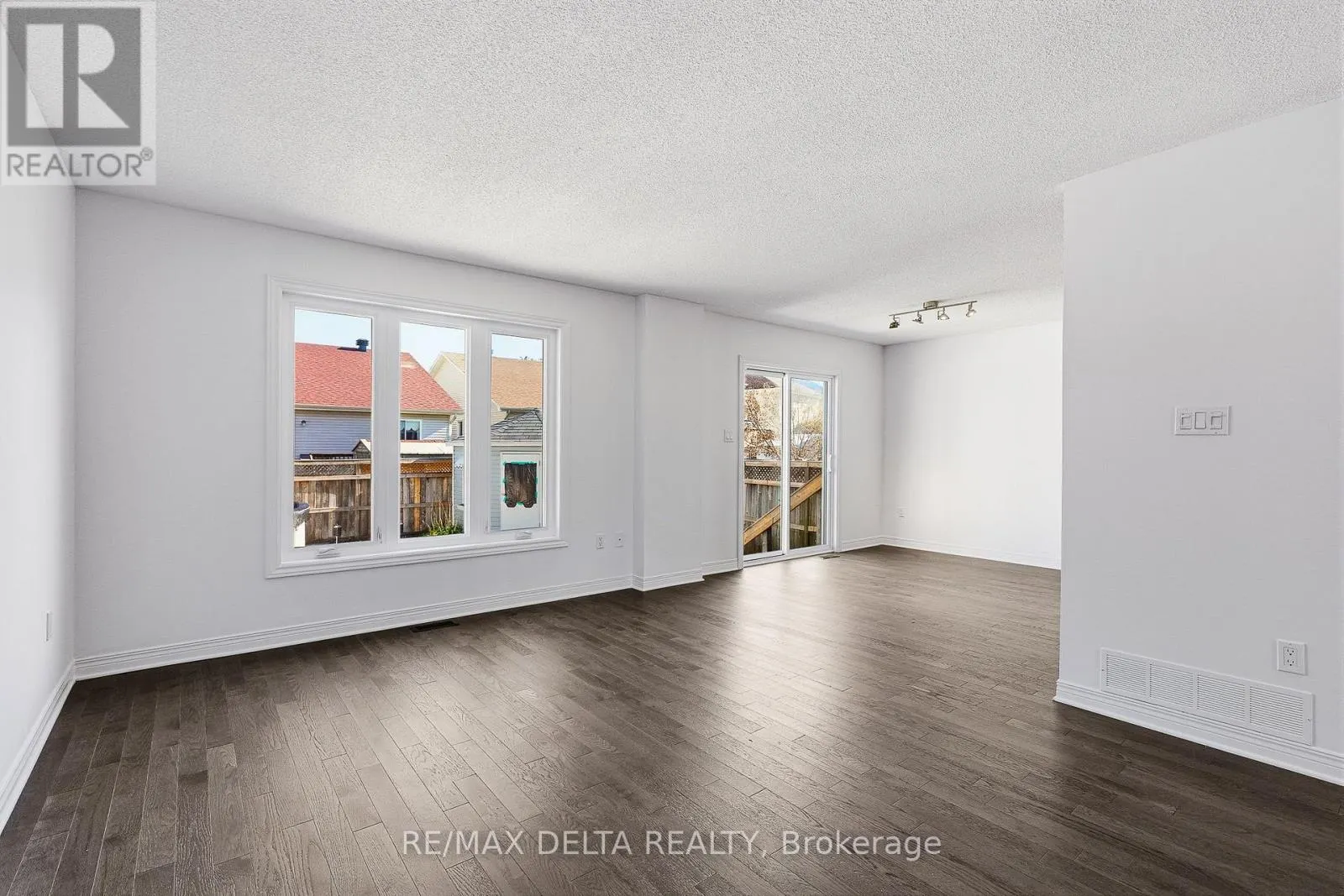 202 SANDRA CRESCENT