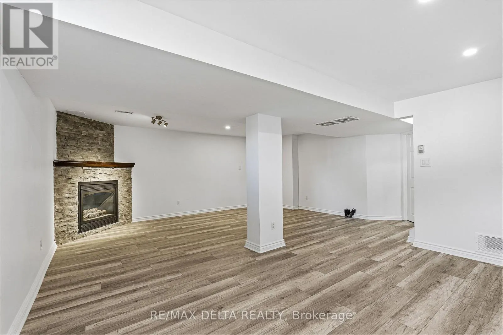 202 SANDRA CRESCENT