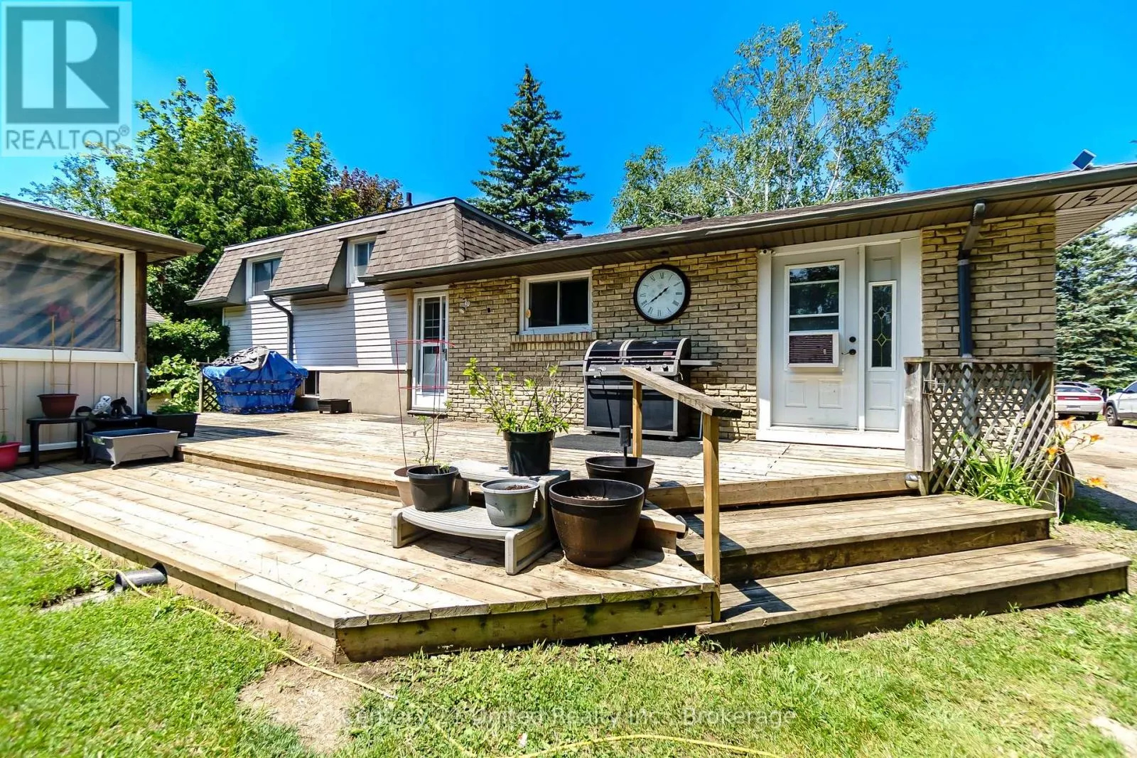 16 JANET DRIVE