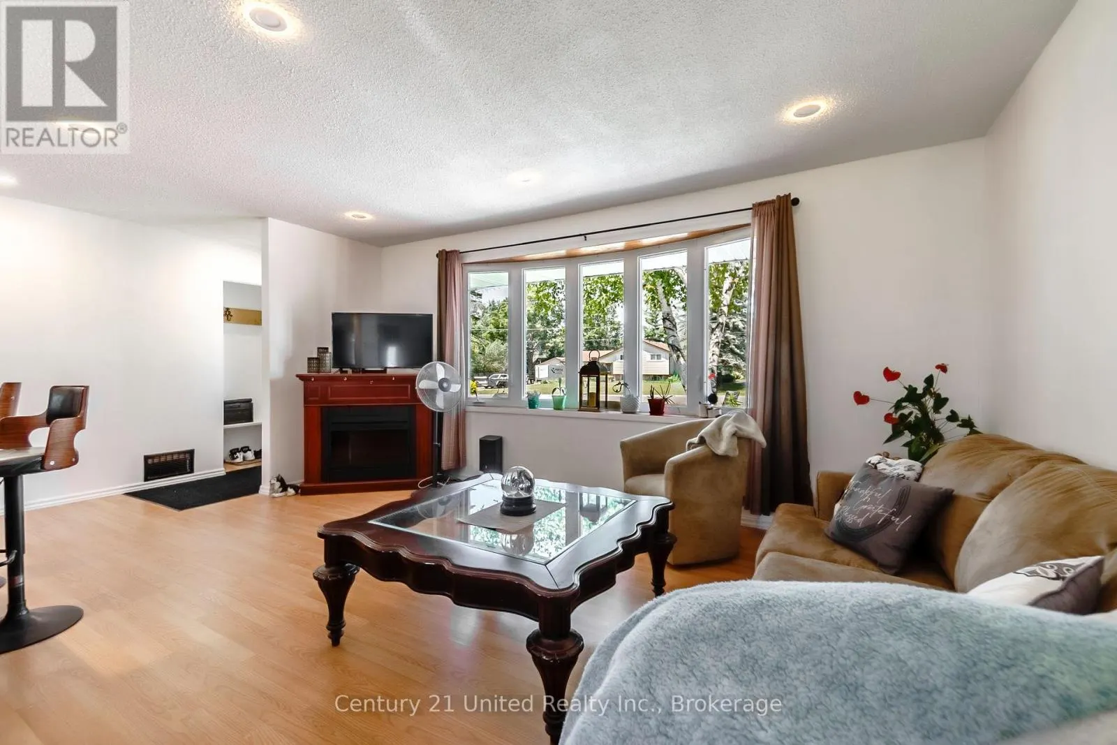 16 JANET DRIVE