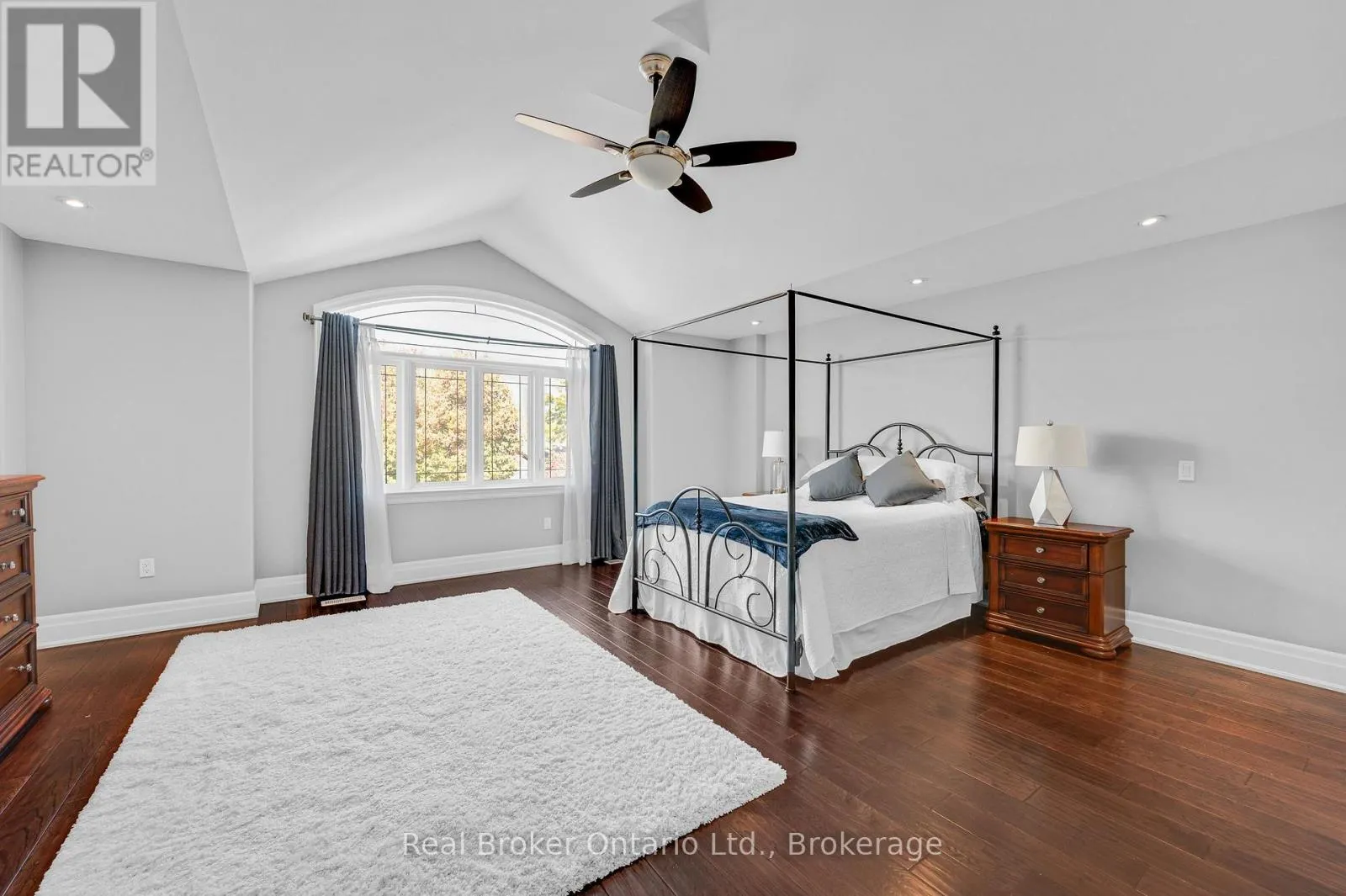 85 KOPPERFIELD LANE