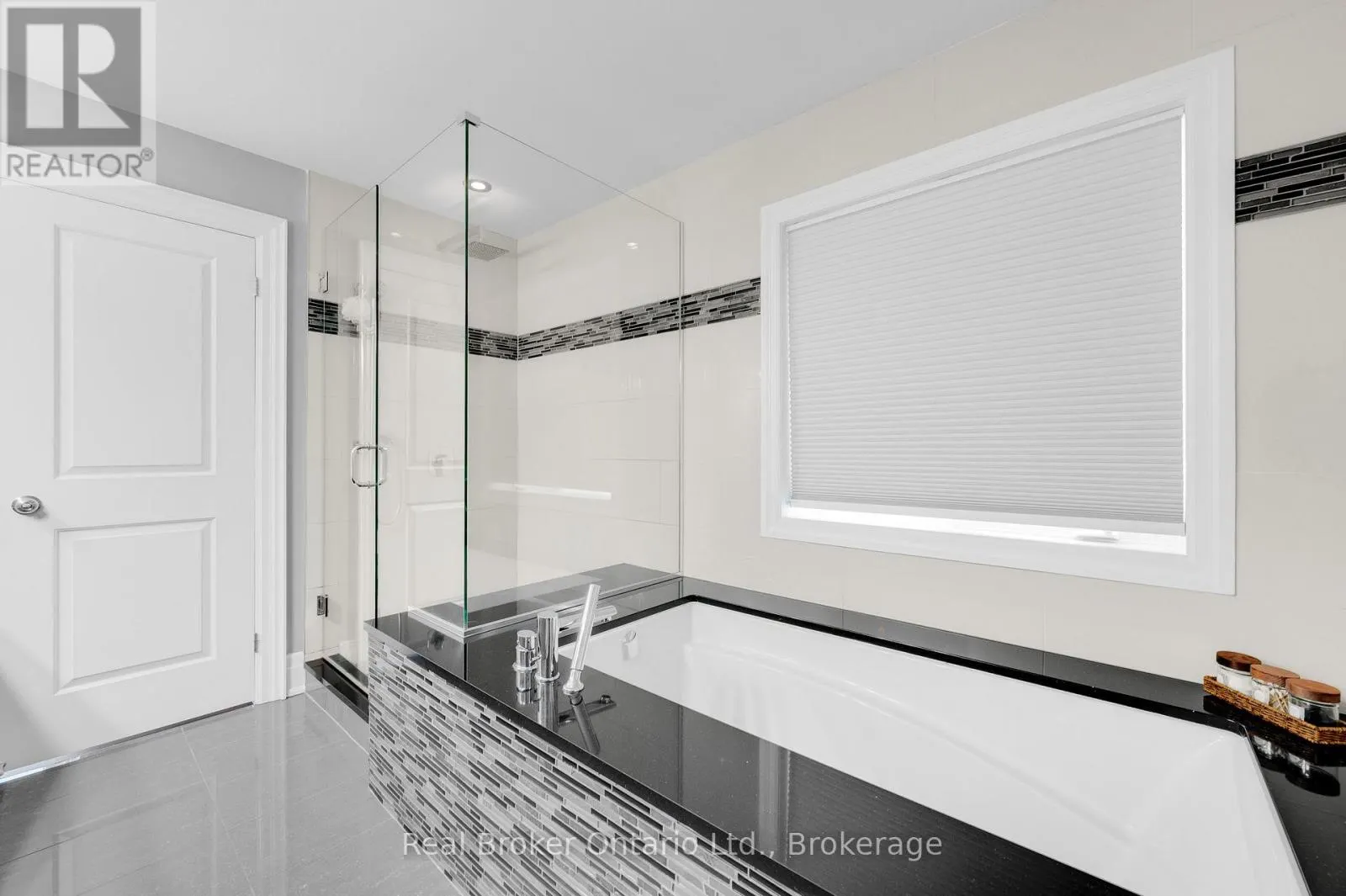 85 KOPPERFIELD LANE
