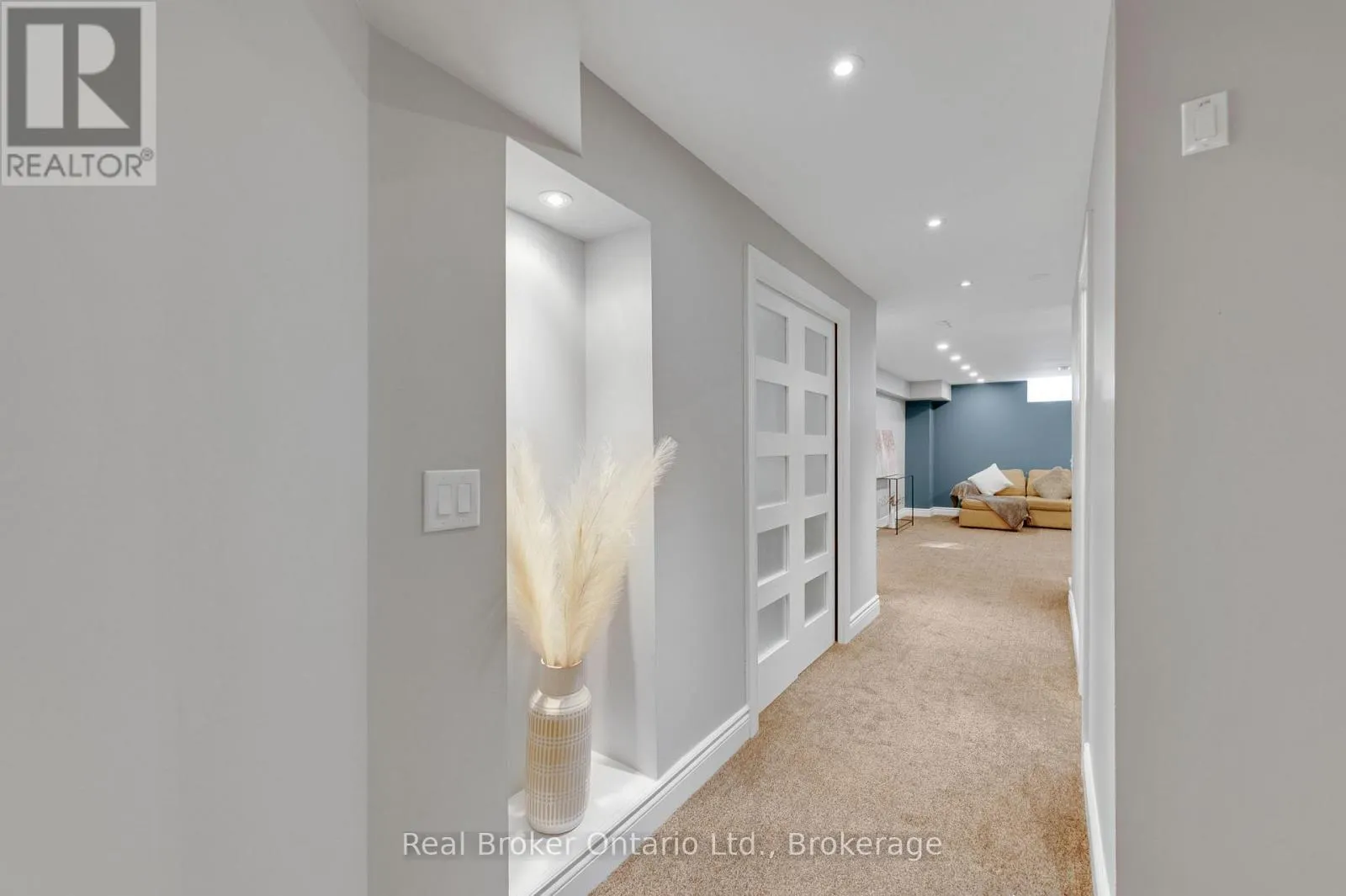 85 KOPPERFIELD LANE