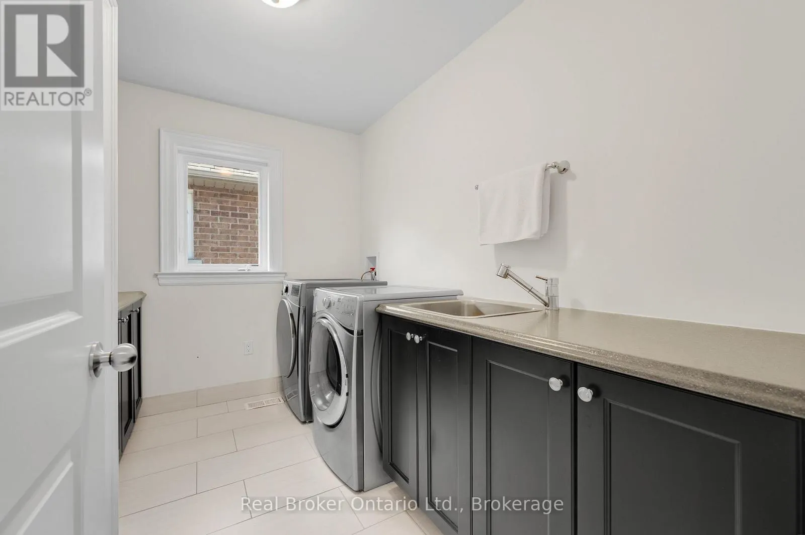 85 KOPPERFIELD LANE