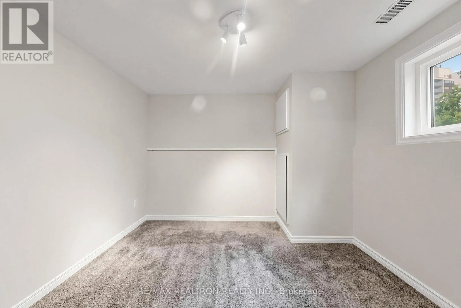 938 WHITEFIELD DRIVE