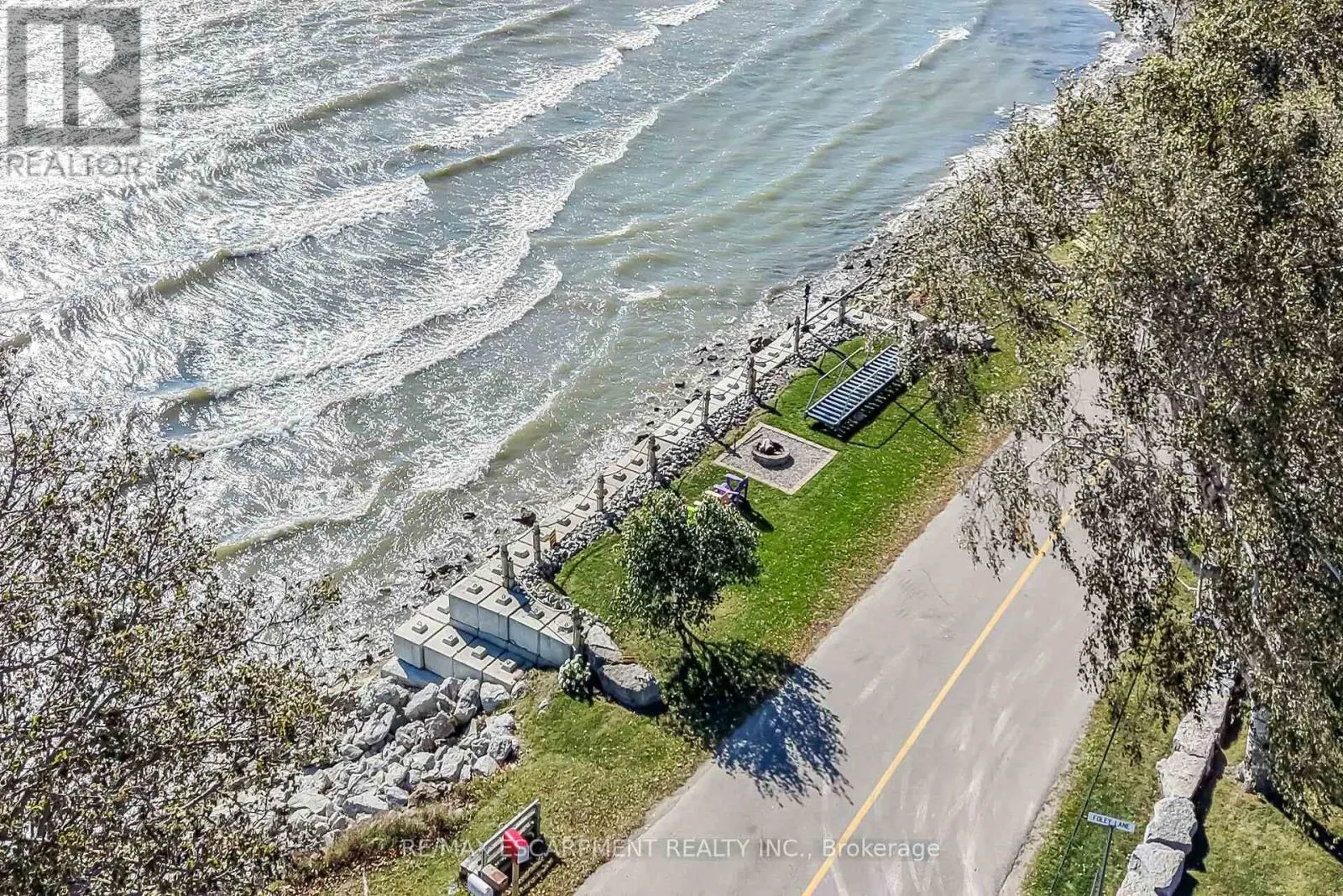 233 BLUE WATER PARKWAY