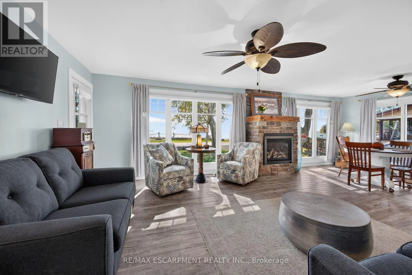 233 BLUE WATER PARKWAY