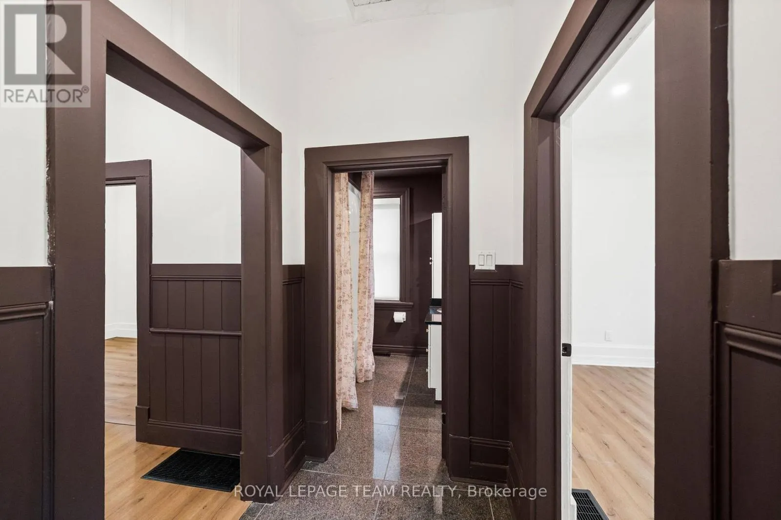 5584 MANOTICK MAIN STREET