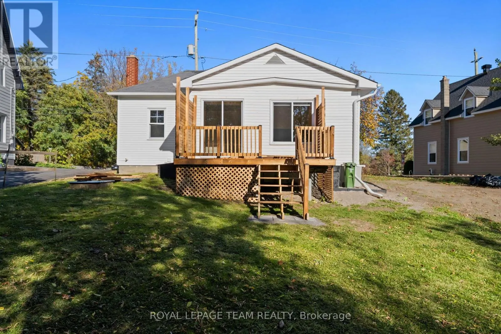 5584 MANOTICK MAIN STREET
