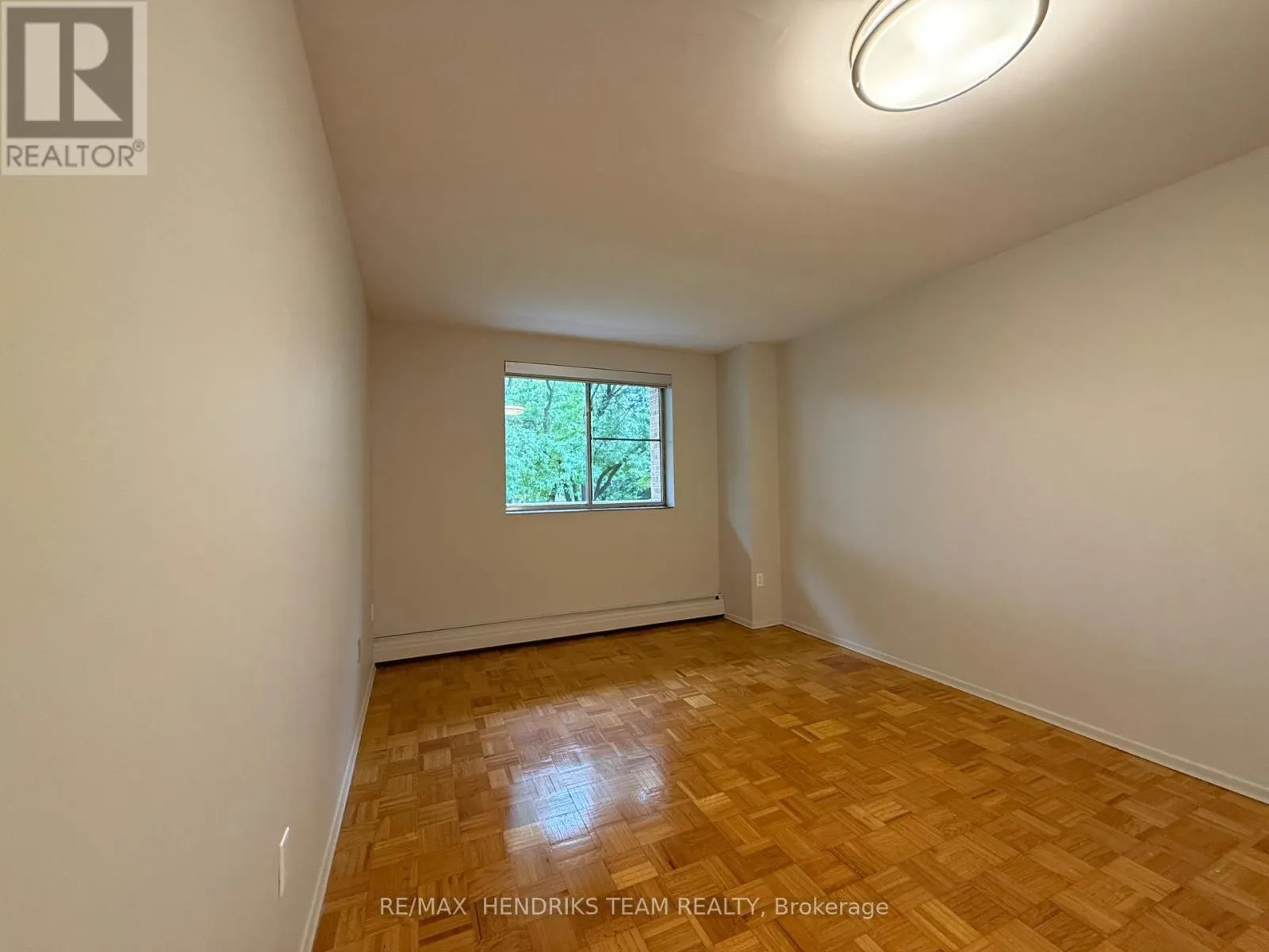 204 - 60 WINDWARD STREET #204
