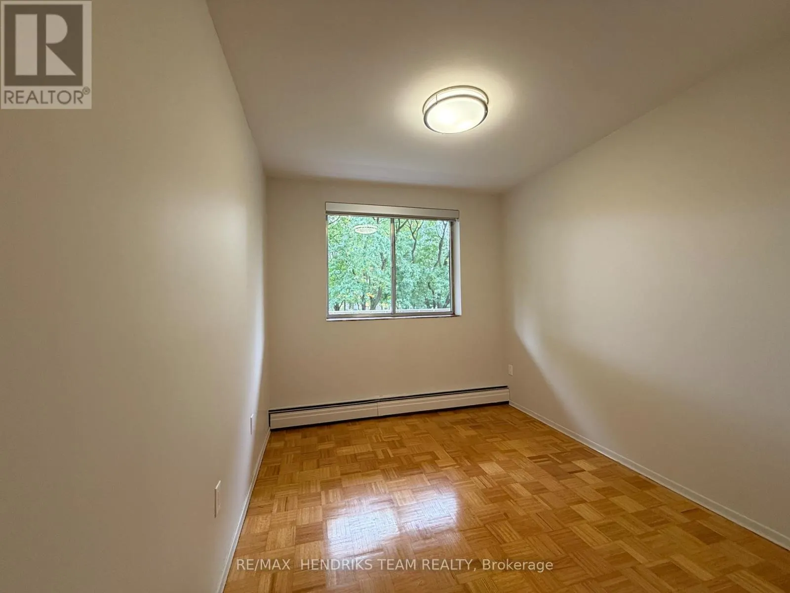 204 - 60 WINDWARD STREET #204