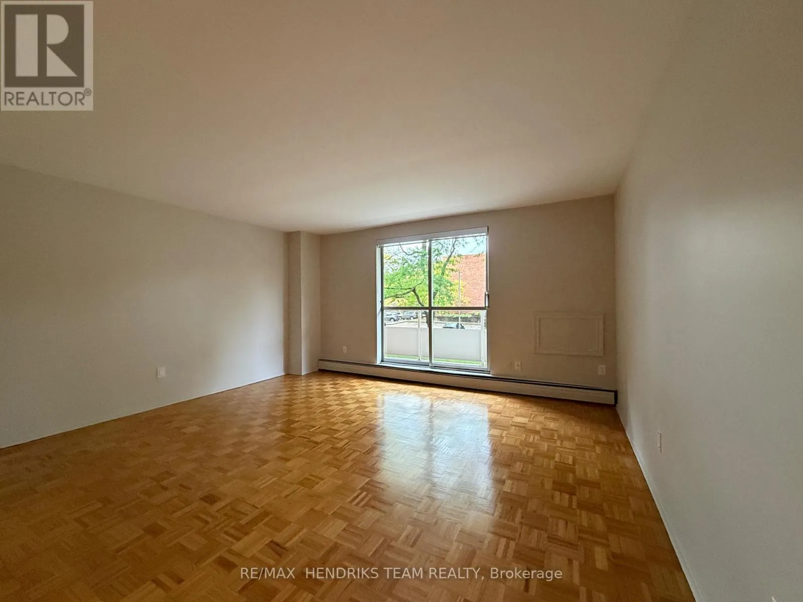 204 - 60 WINDWARD STREET #204