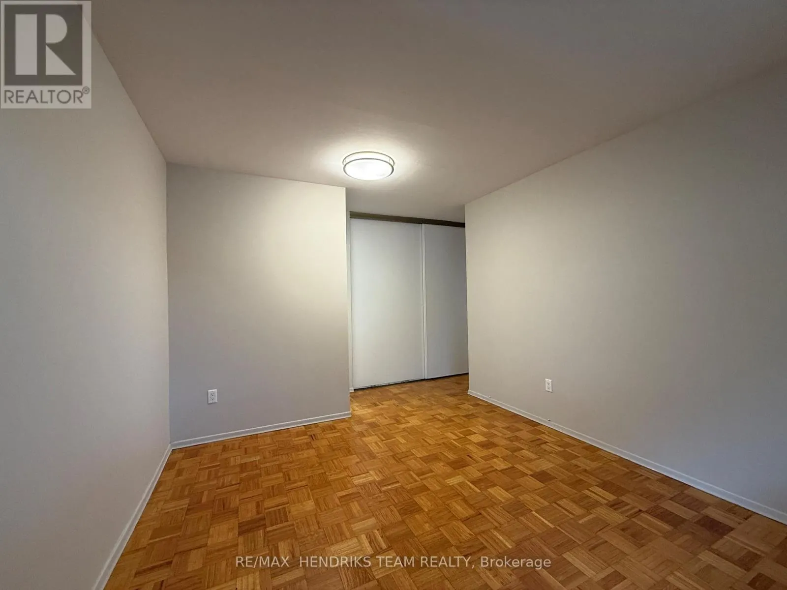 204 - 60 WINDWARD STREET #204