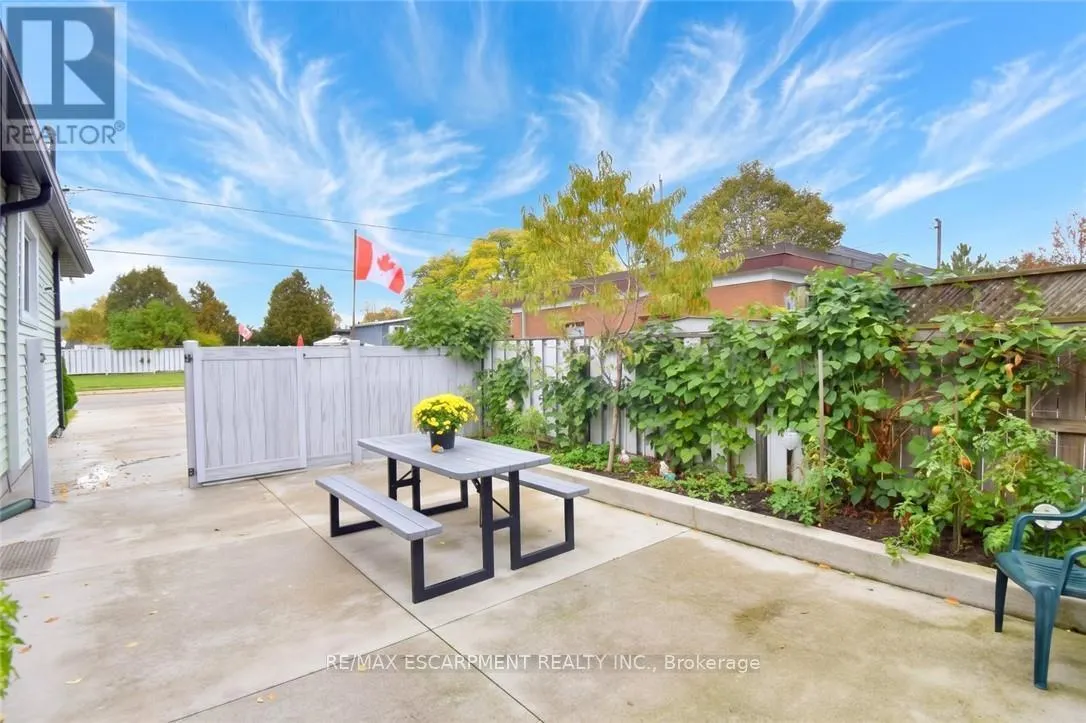 137 FIELDING CRESCENT
