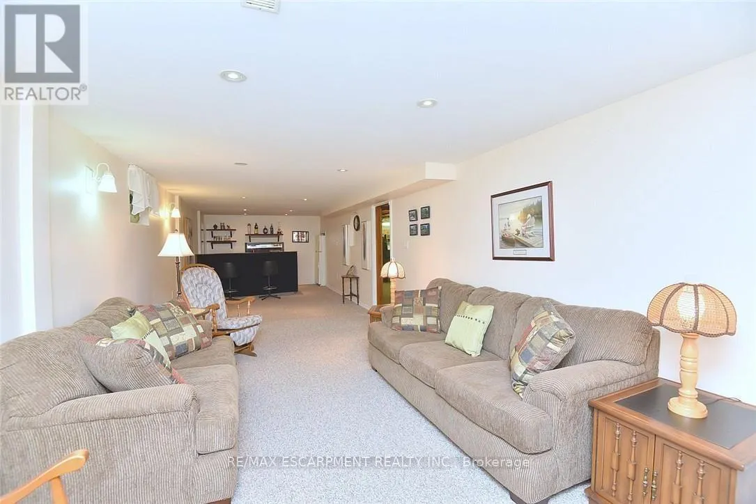 137 FIELDING CRESCENT