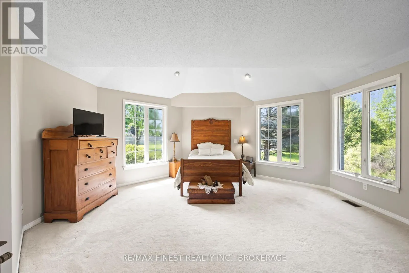 941 MALVERN TERRACE