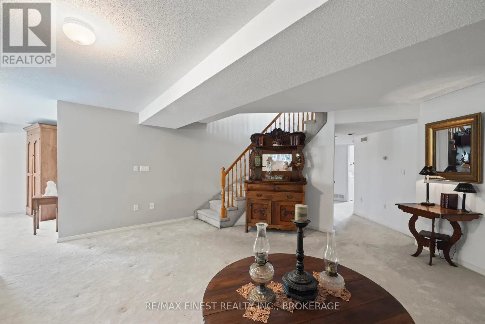 941 MALVERN TERRACE