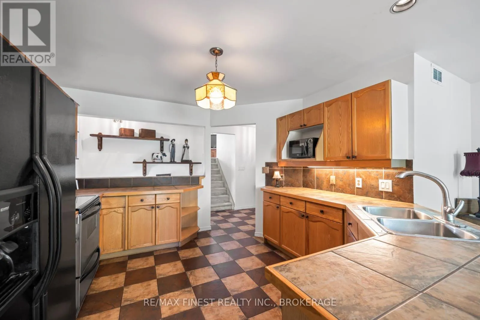 941 MALVERN TERRACE