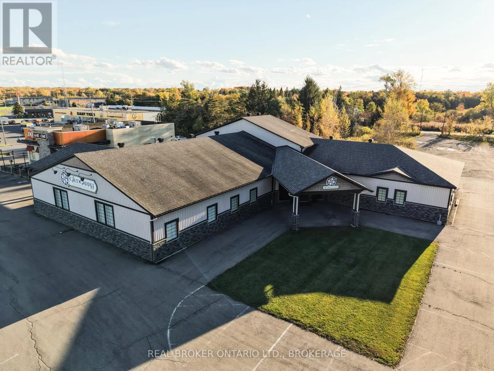 580 MAIN STREET S