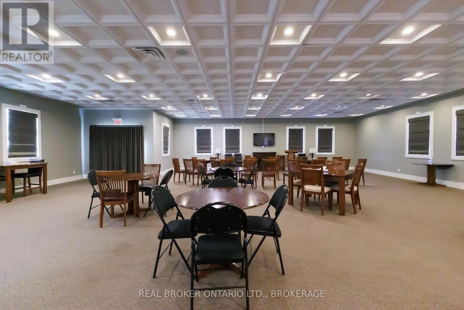 580 MAIN STREET S
