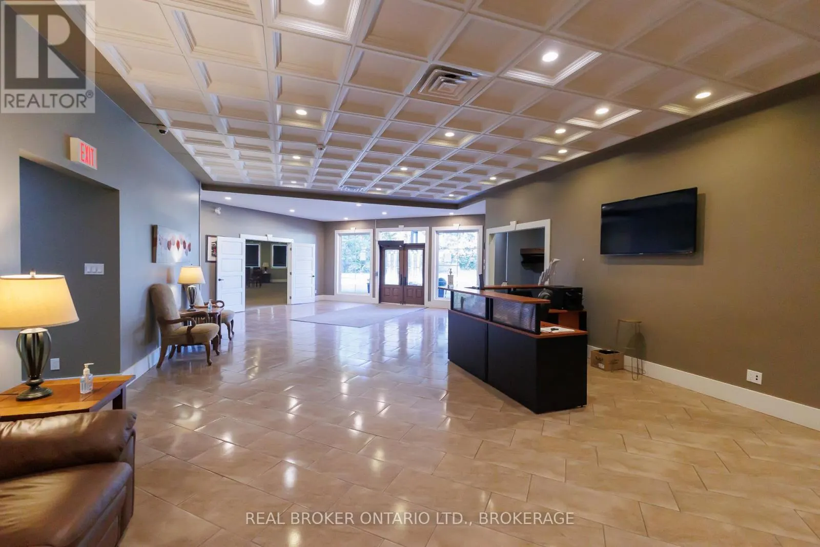 580 MAIN STREET S