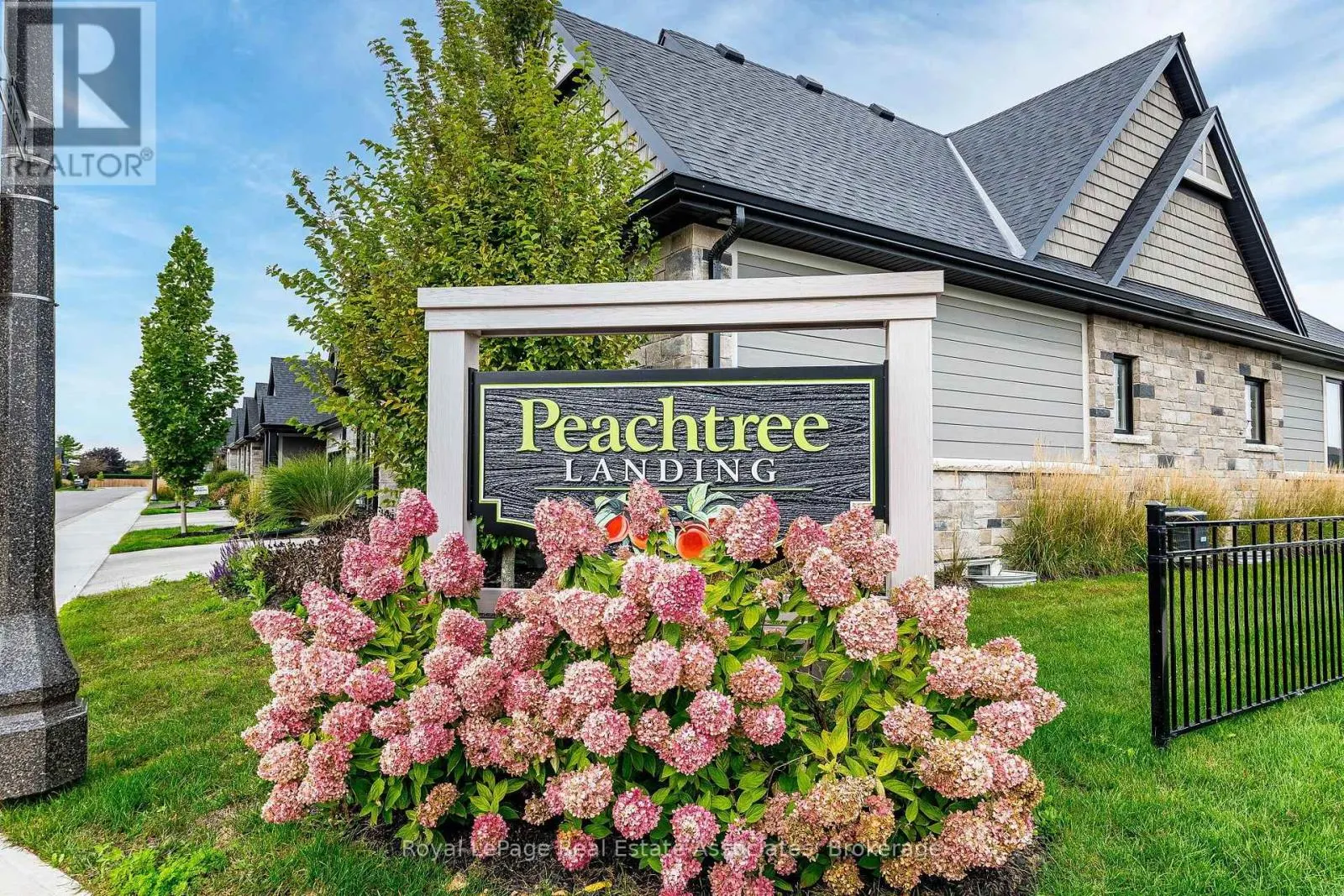 26 PEACHTREE LANE