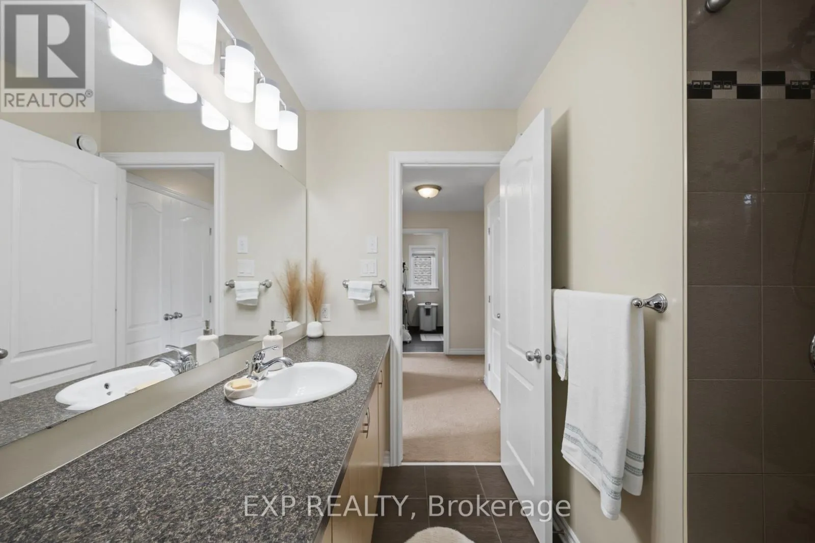 273 GRACEWOOD CRESCENT