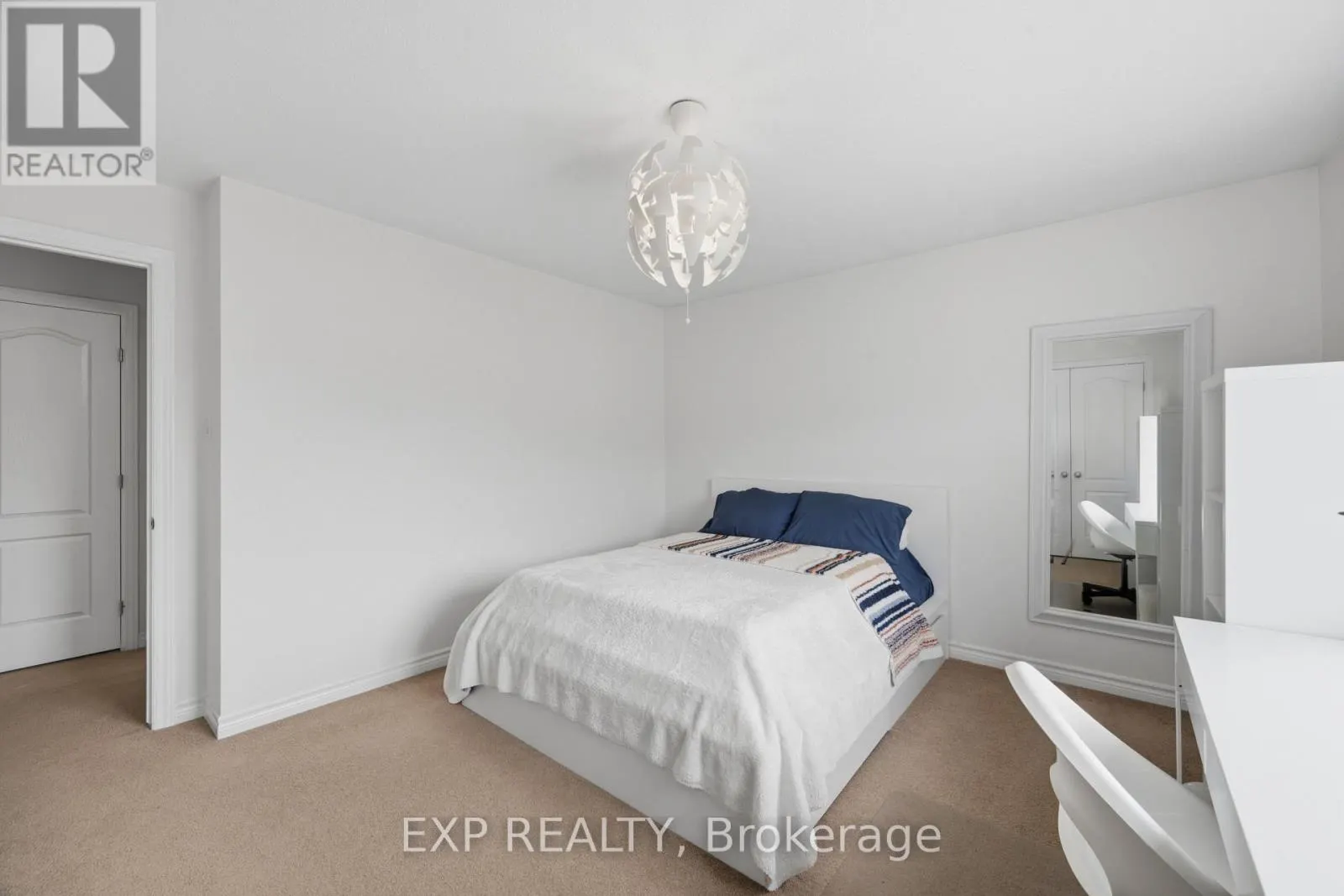 273 GRACEWOOD CRESCENT