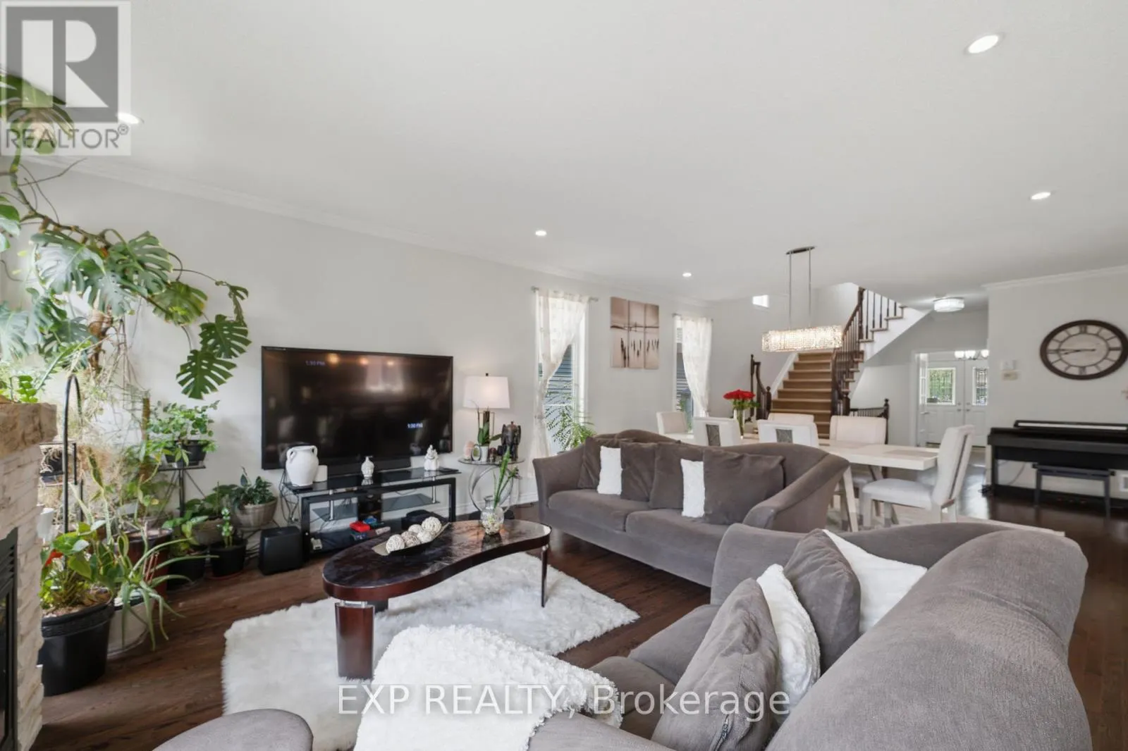 273 GRACEWOOD CRESCENT
