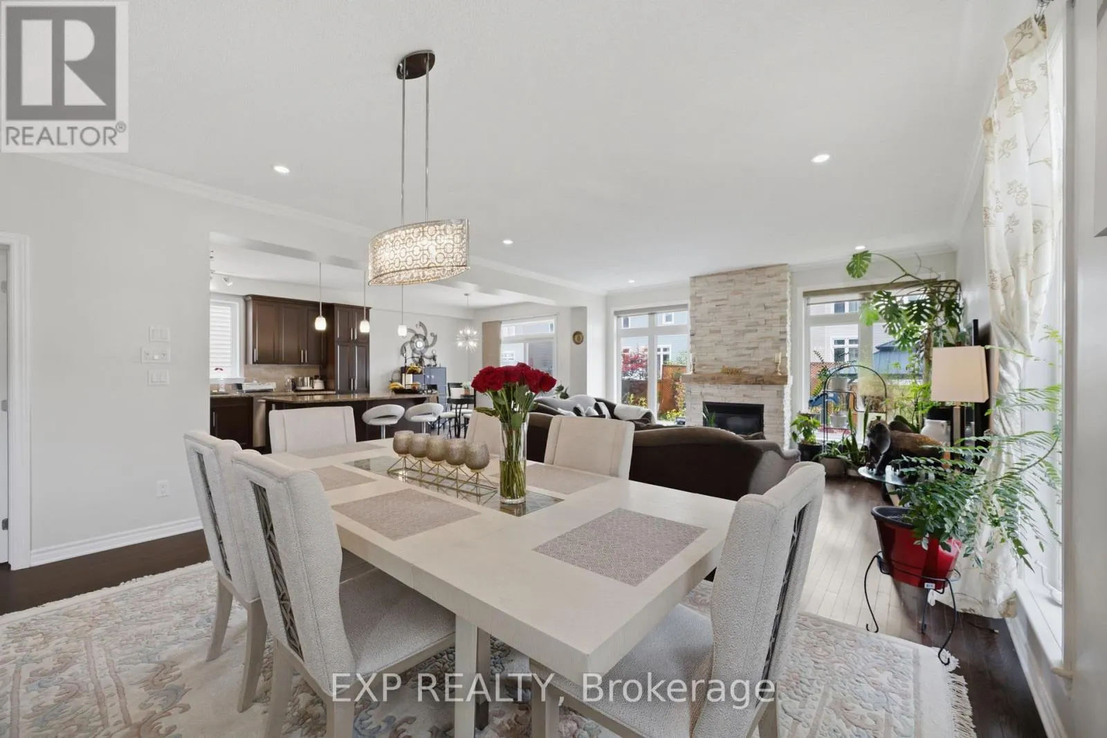 273 GRACEWOOD CRESCENT