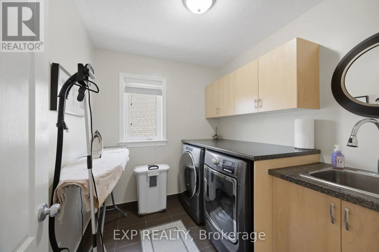 273 GRACEWOOD CRESCENT