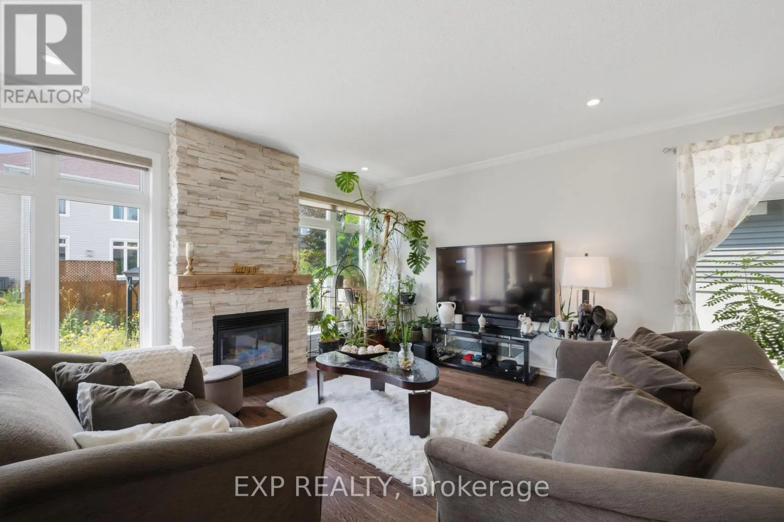 273 GRACEWOOD CRESCENT