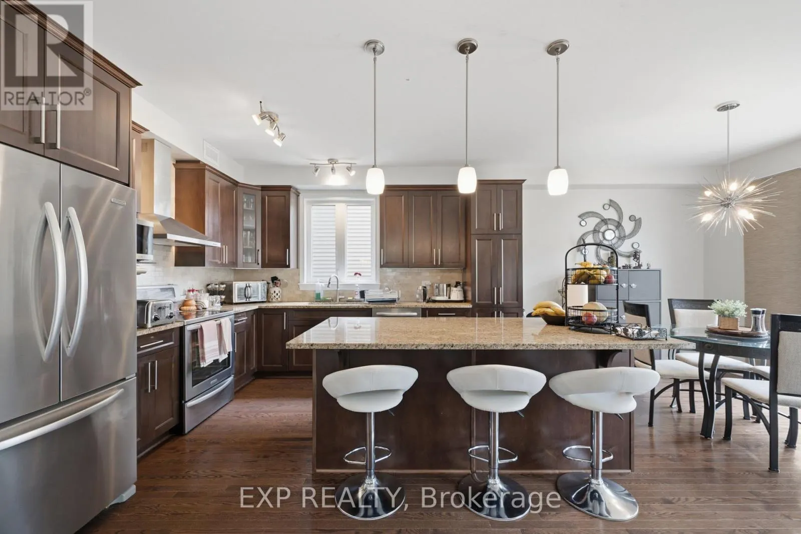 273 GRACEWOOD CRESCENT